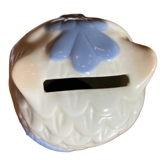 Vintage cute owl coin bank Ceramic in white with blue & tan excellent condition - Picture 5 of 7